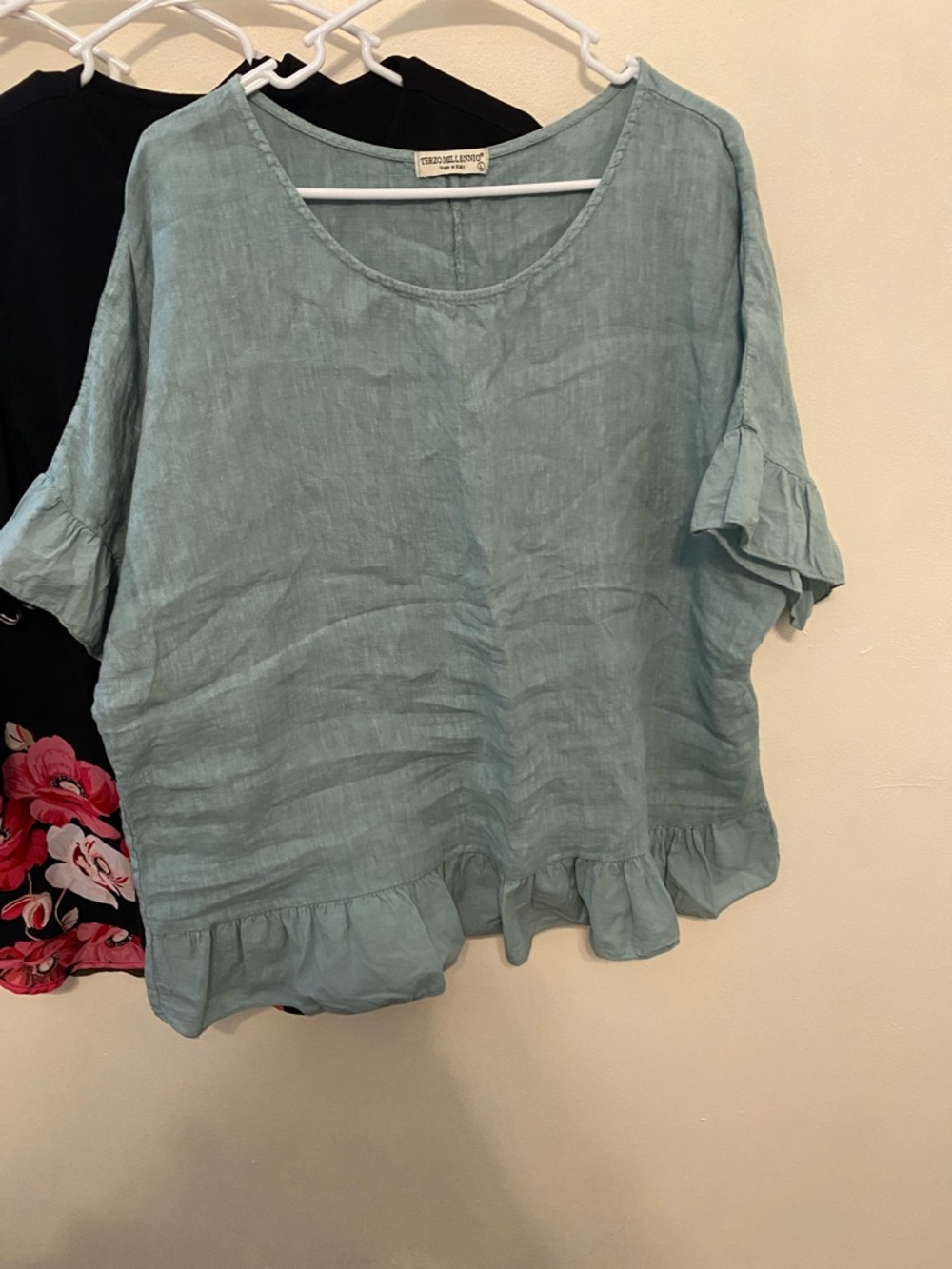 BUNDLE OF 4 Woman blouses - Picture 2 of 5